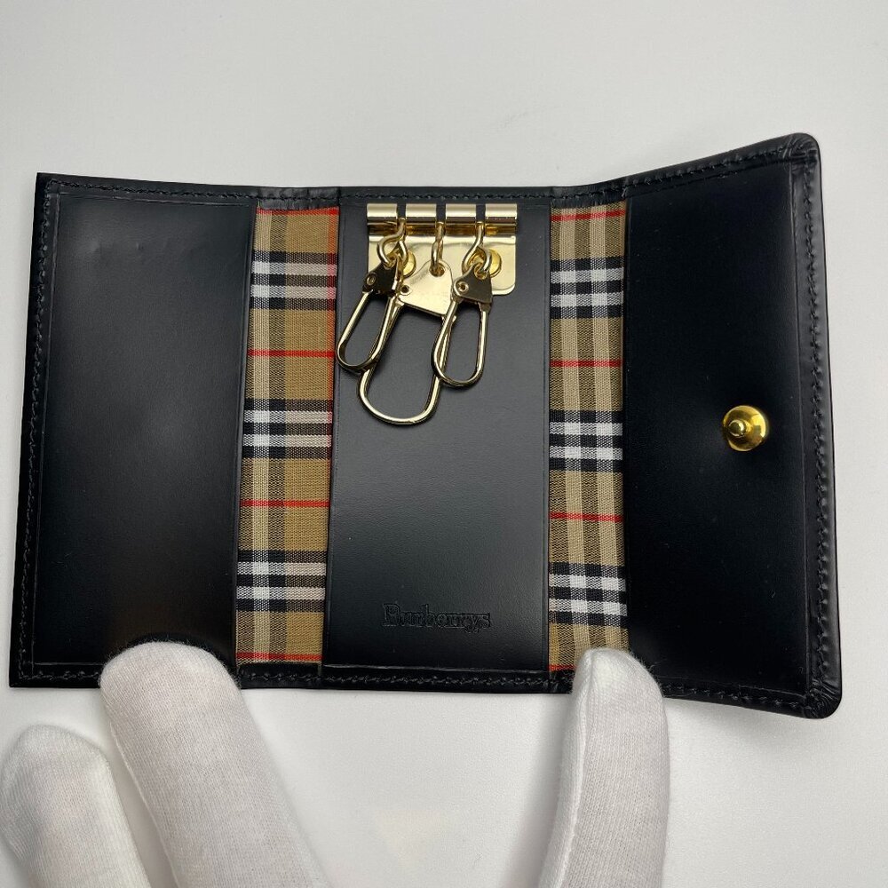 Burberrys Vintage Leather Key Holder with Nova Check Accents in Black - Preowned - Picture 6 of 9